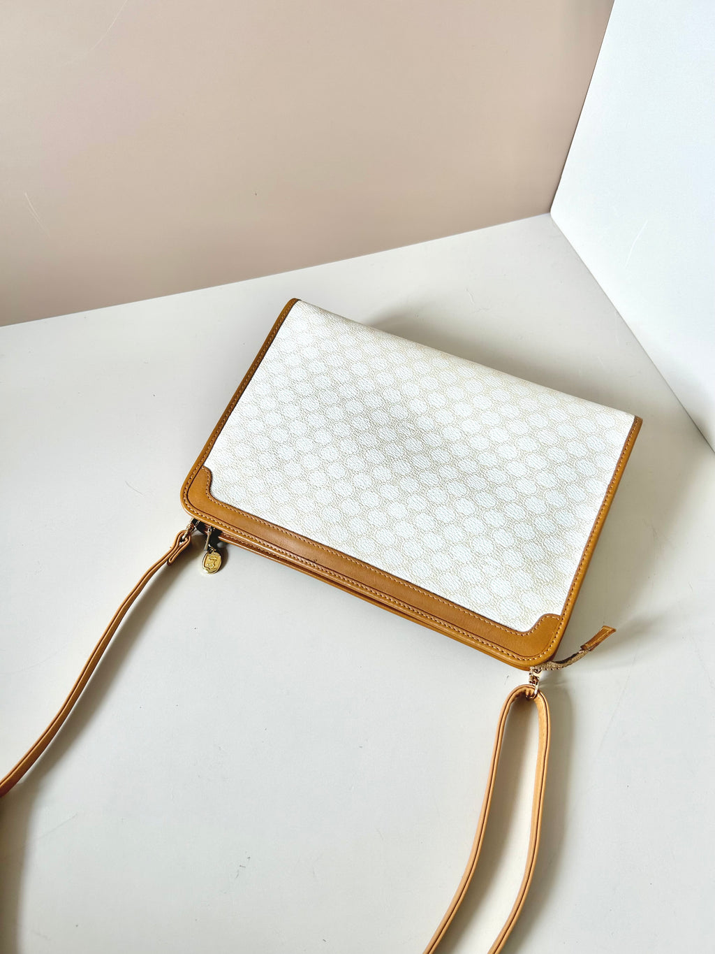 CELINE rare white old flower leather square small bag/clutch/side bag/crossbody bag