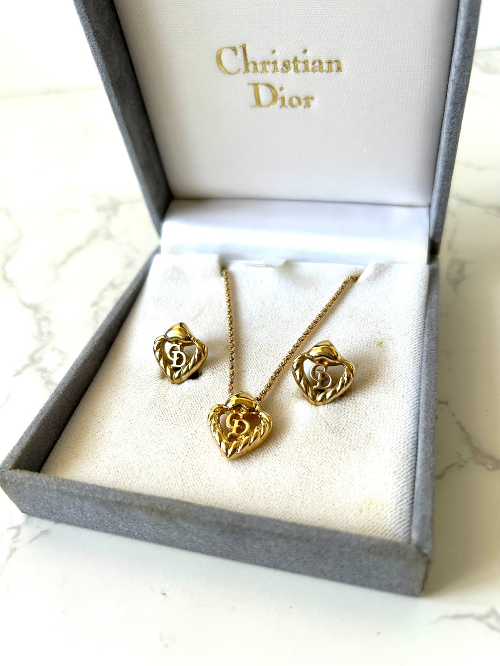 CHRISTIAN DIOR Comes in original box - Gold spiral heart necklace + earrings jewelry set