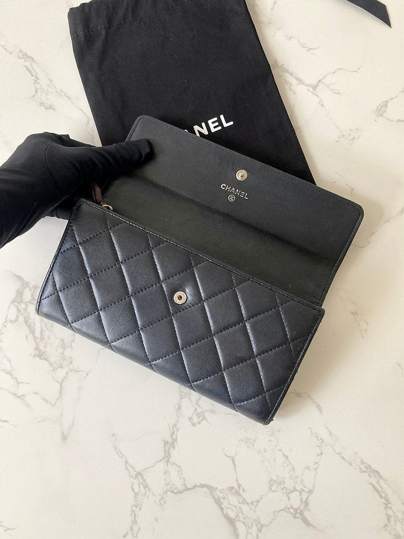 CHANEL classic black lambskin check silver label long wallet / wallet