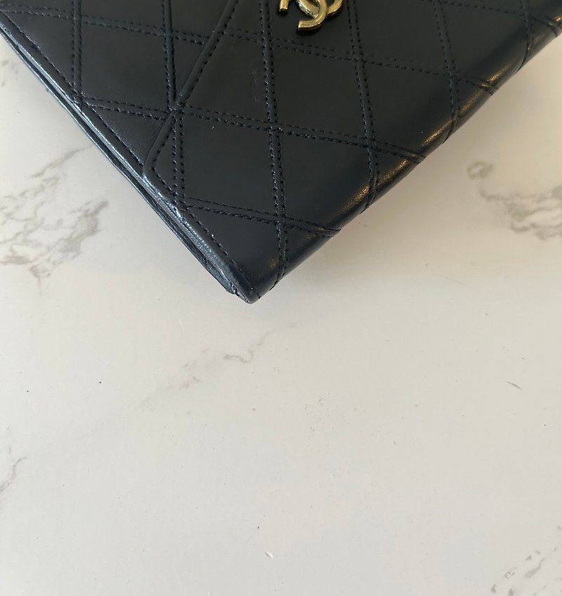 CHANEL 稀有雙面黑色小羊皮革金標短夾/錢包
