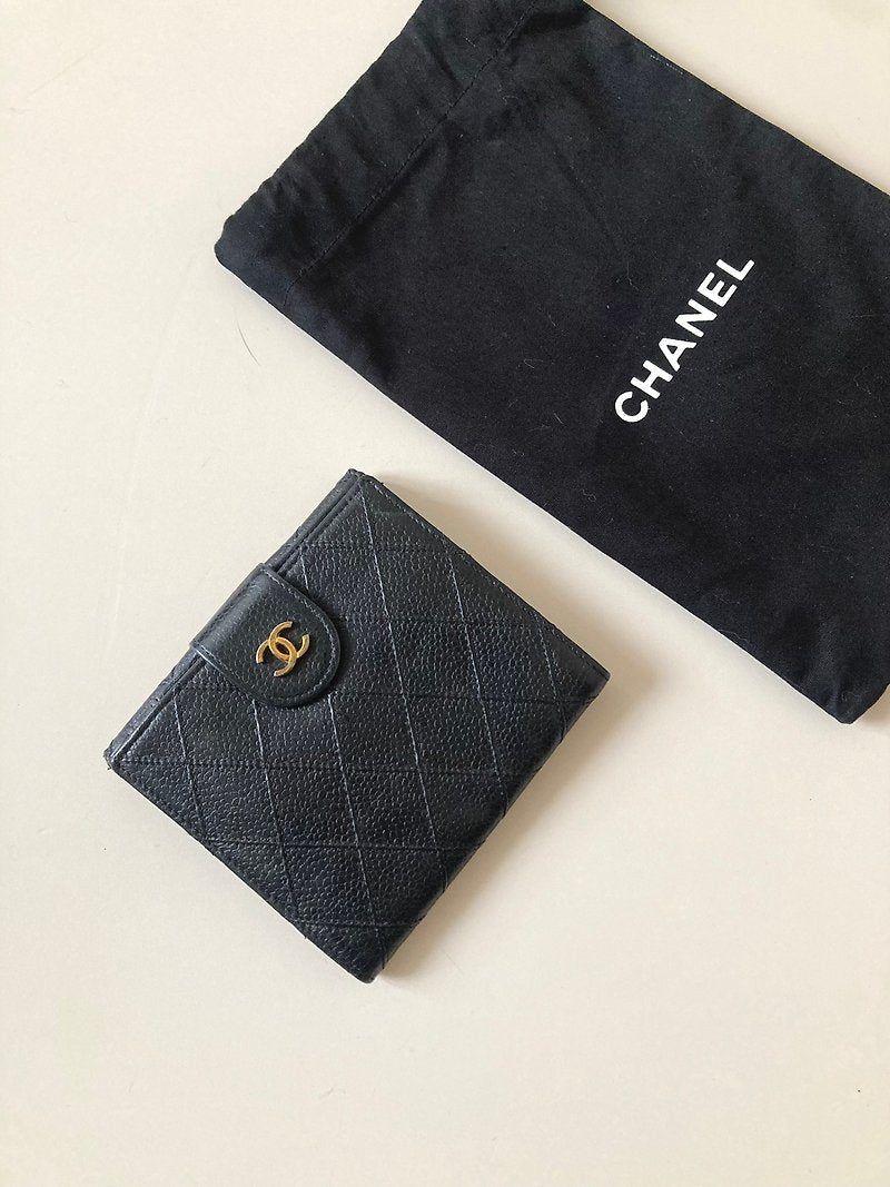 CHANEL 稀有雙面金扣黑色魚子醬牛皮皮革短夾/小錢包/銀包