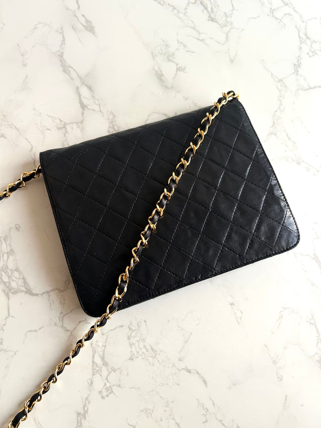 Chanel 黑金22 Matelassé 翻蓋包/側背包/單肩包