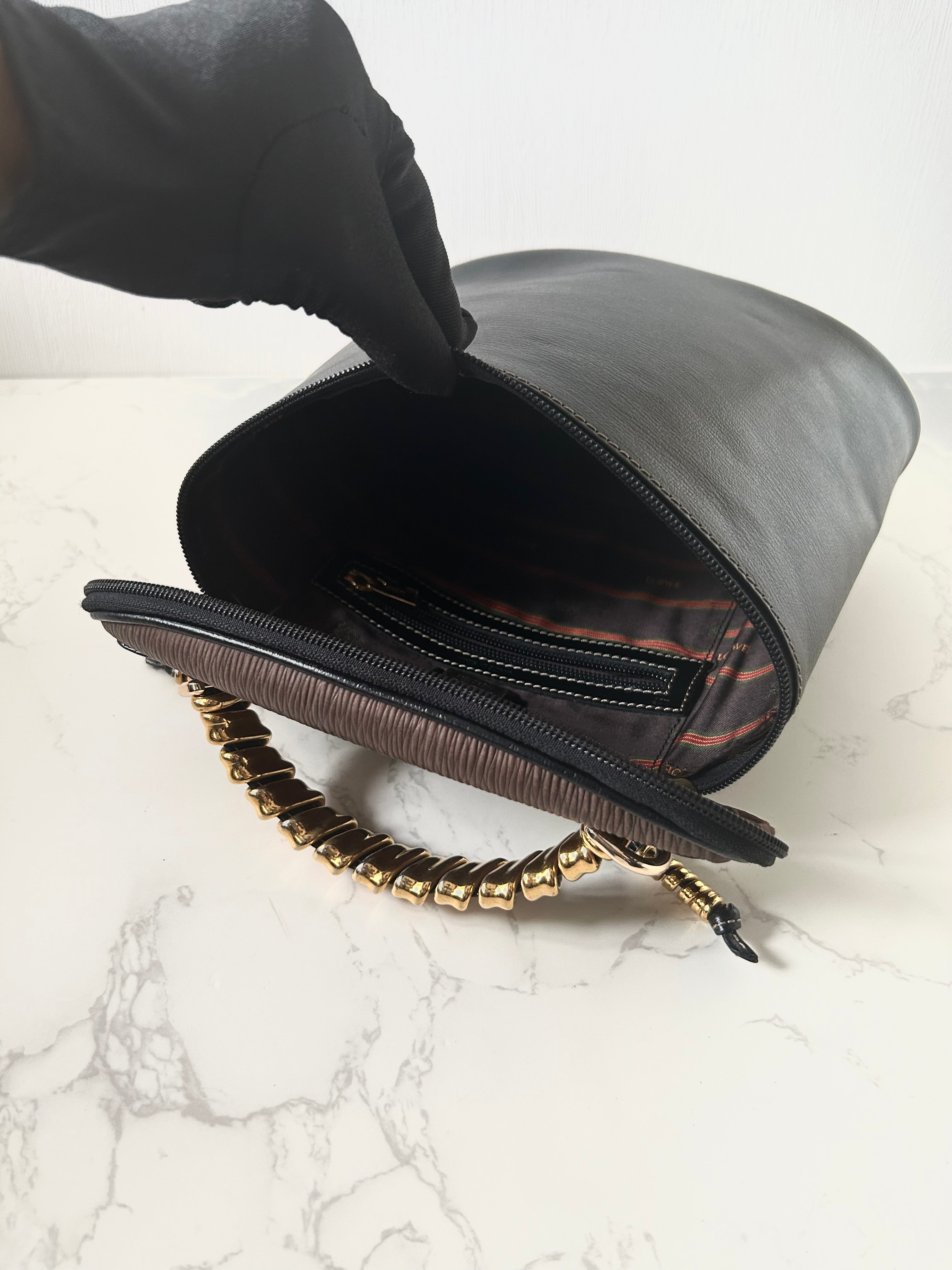 LOEWE gold snake bone black leather box dual-purpose side backpack/oblique backpack/handbag