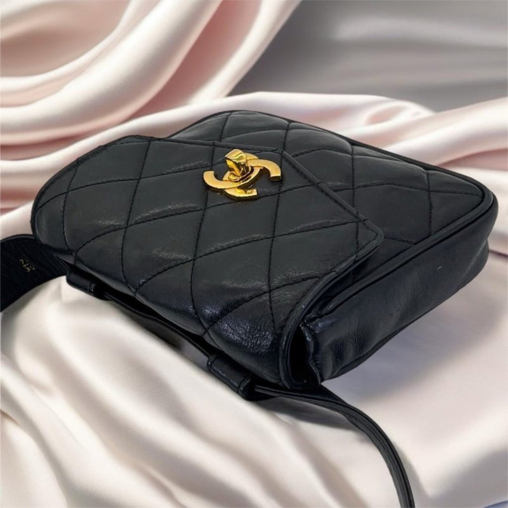 CHANEL rare black leather gold swivel buckle belt bag/side bag/clutch