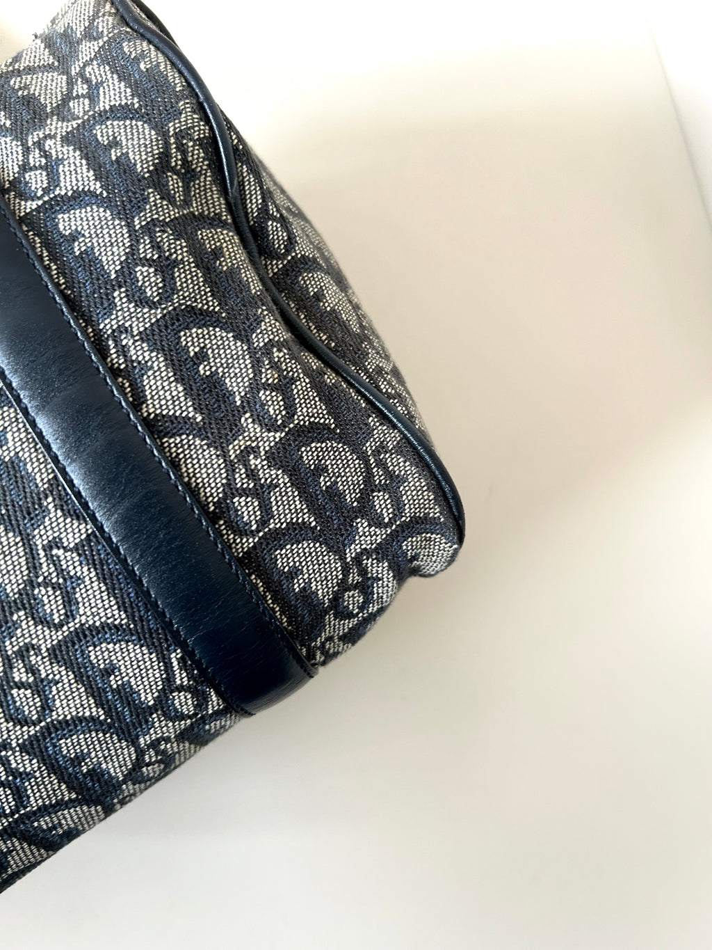 CHRISTIAN DIOR 稀有深藍色老花皮革小波士頓圓桶包/手提包