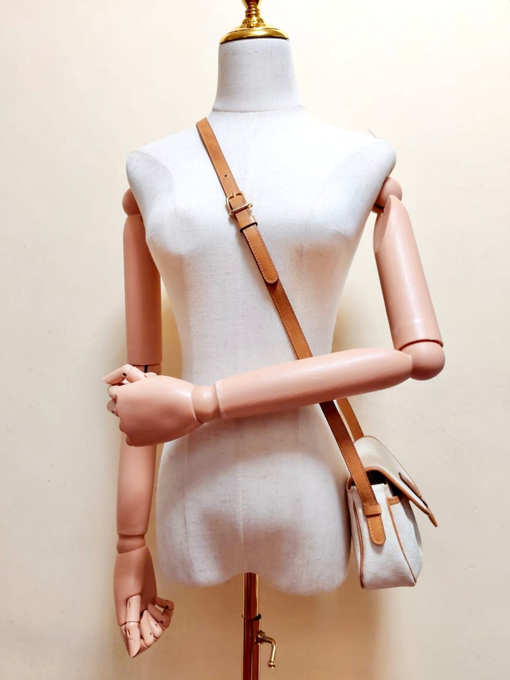 CELINE rare white old flower mini pumpkin leather side bag / oblique bag