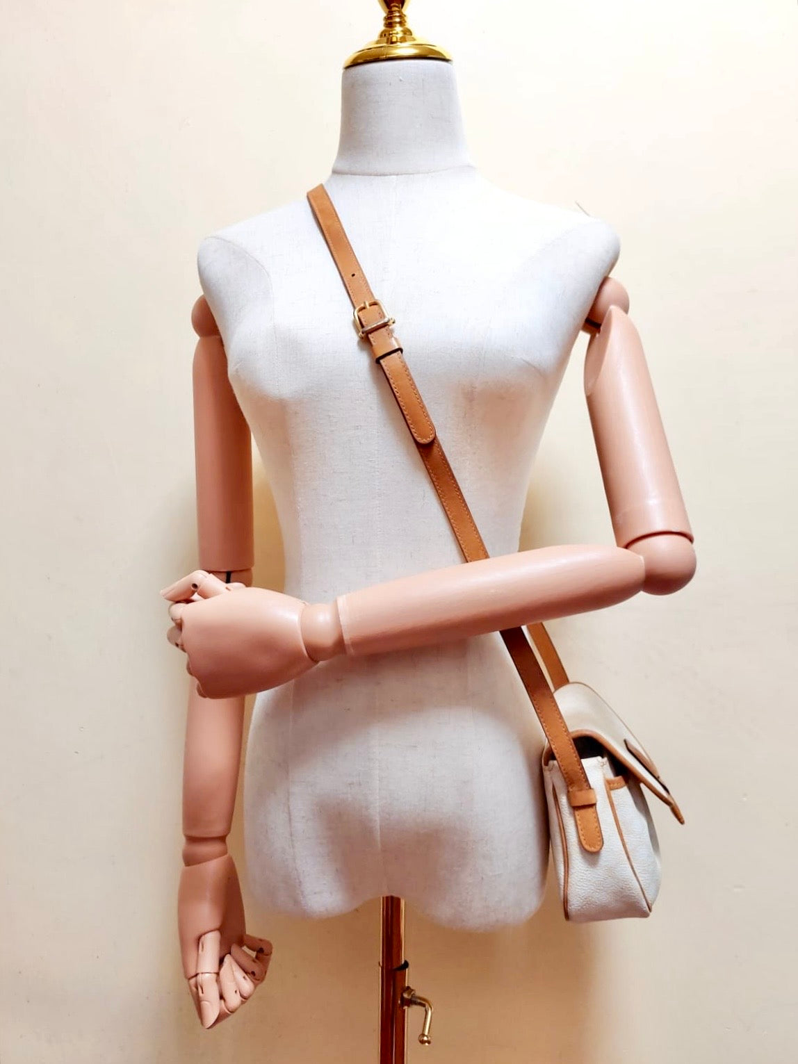 CELINE rare white old flower mini pumpkin leather side bag / oblique bag