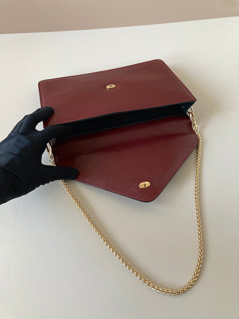 CELINE rare wine red Arc de Triomphe gold buckle envelope small bag/side backpack/underarm bag