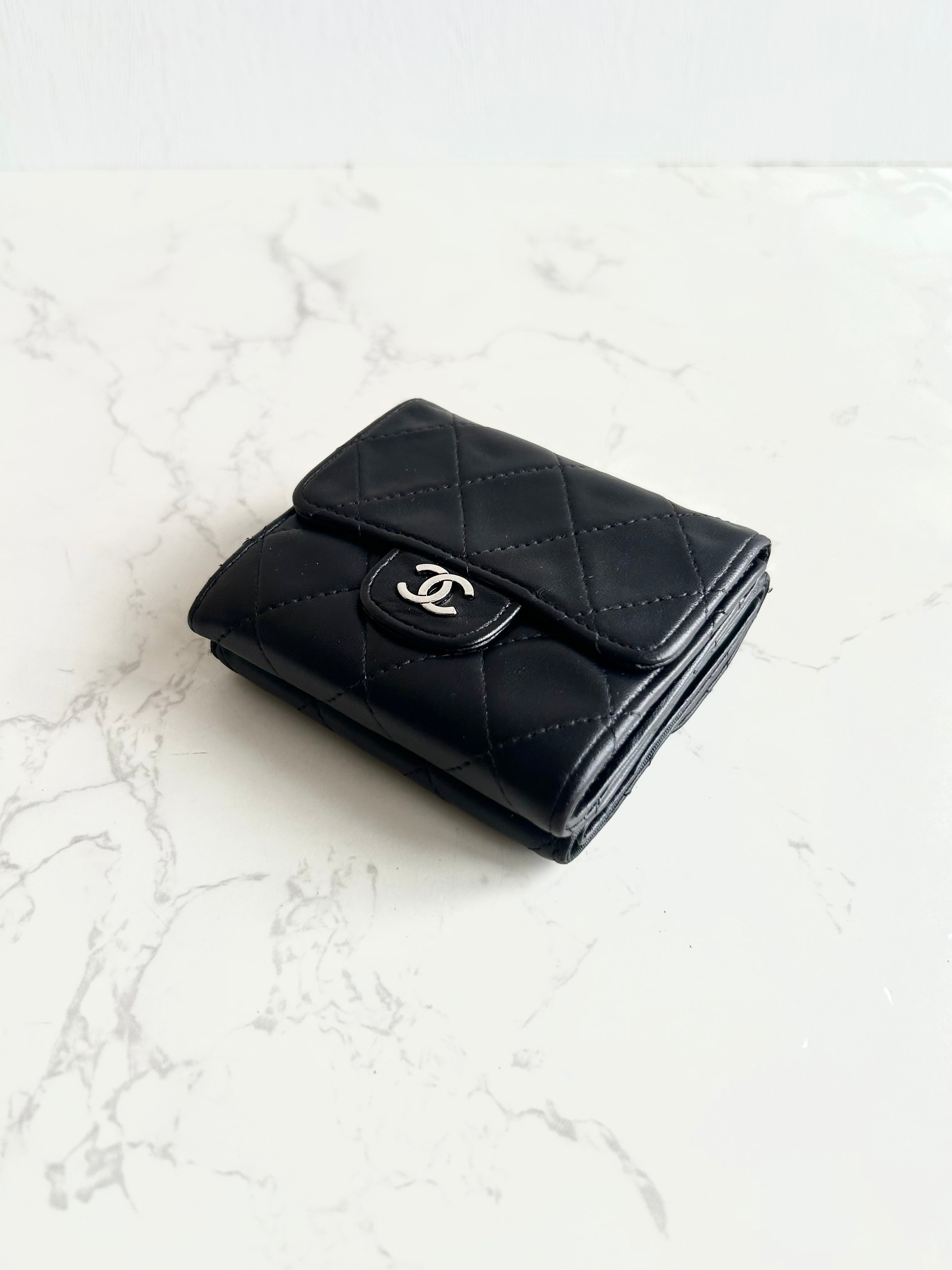 Chanel雙面黑銀色小羊皮革短夾 皮夾 錢包 中夾