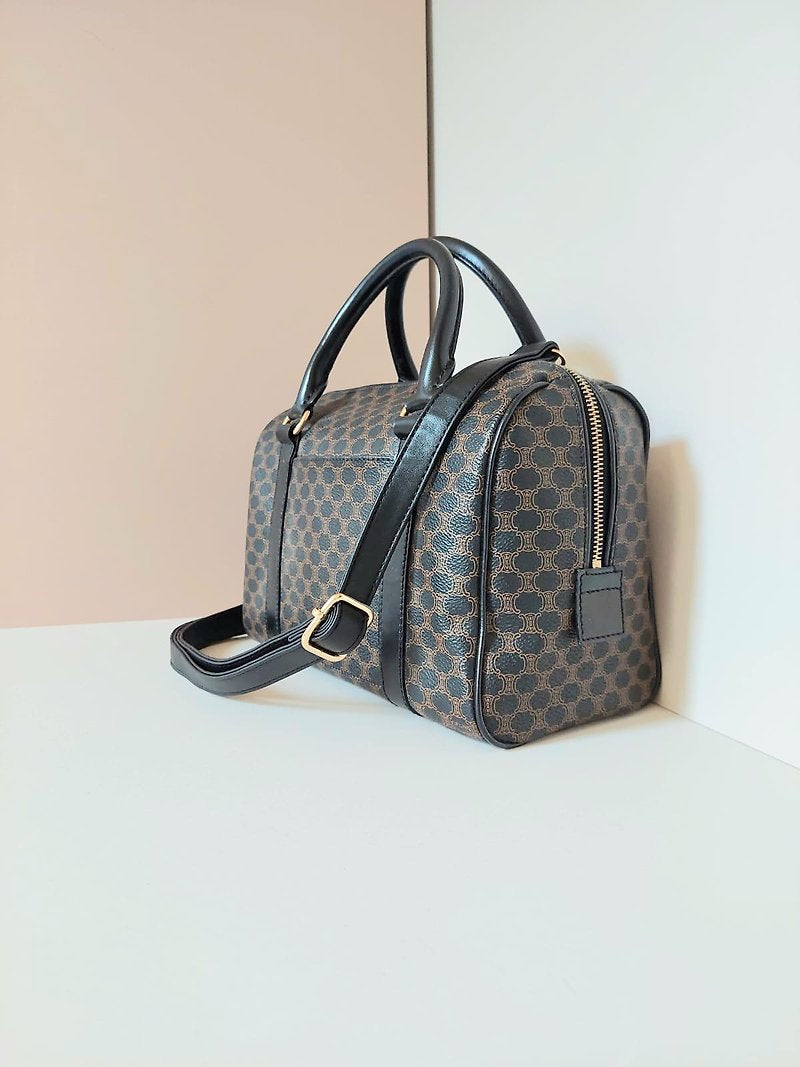 CELINE black old flower leather gold buckle Boston barrel small bag / side bag / oblique bag