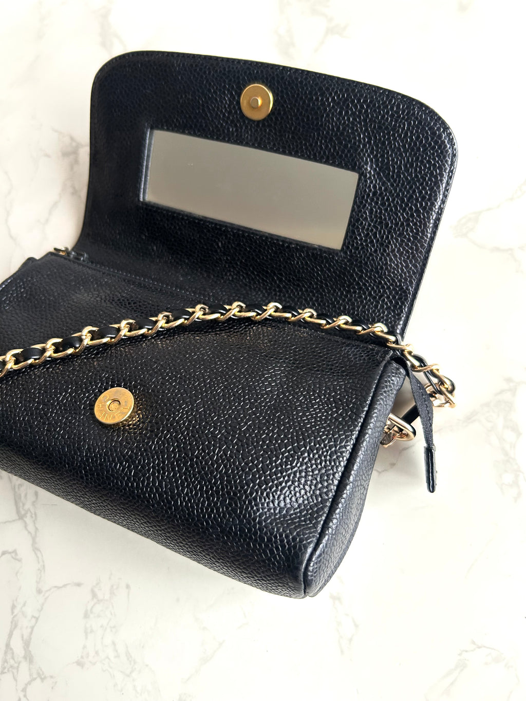Chanel連鏡子黑金魚子醬皮革包 側背包 斜背包 中古包