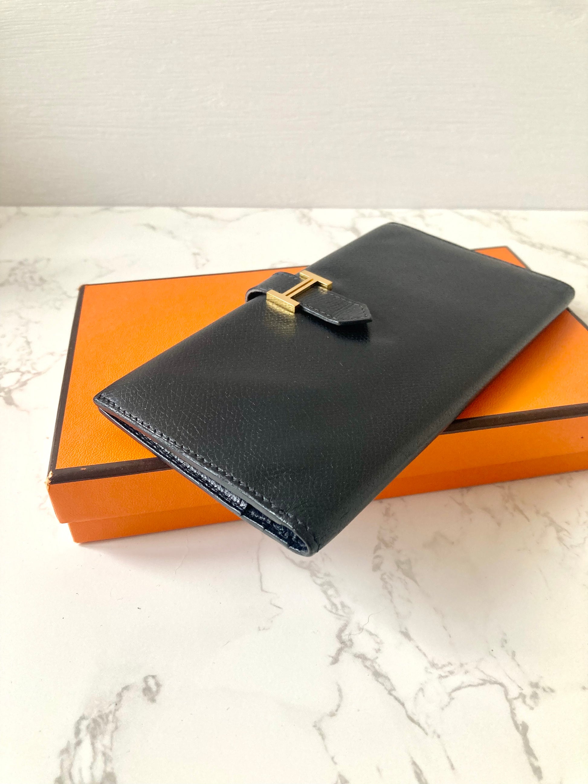 HERMES Black x Gold Epsom Leather Bearn H Bi-fold Wallet