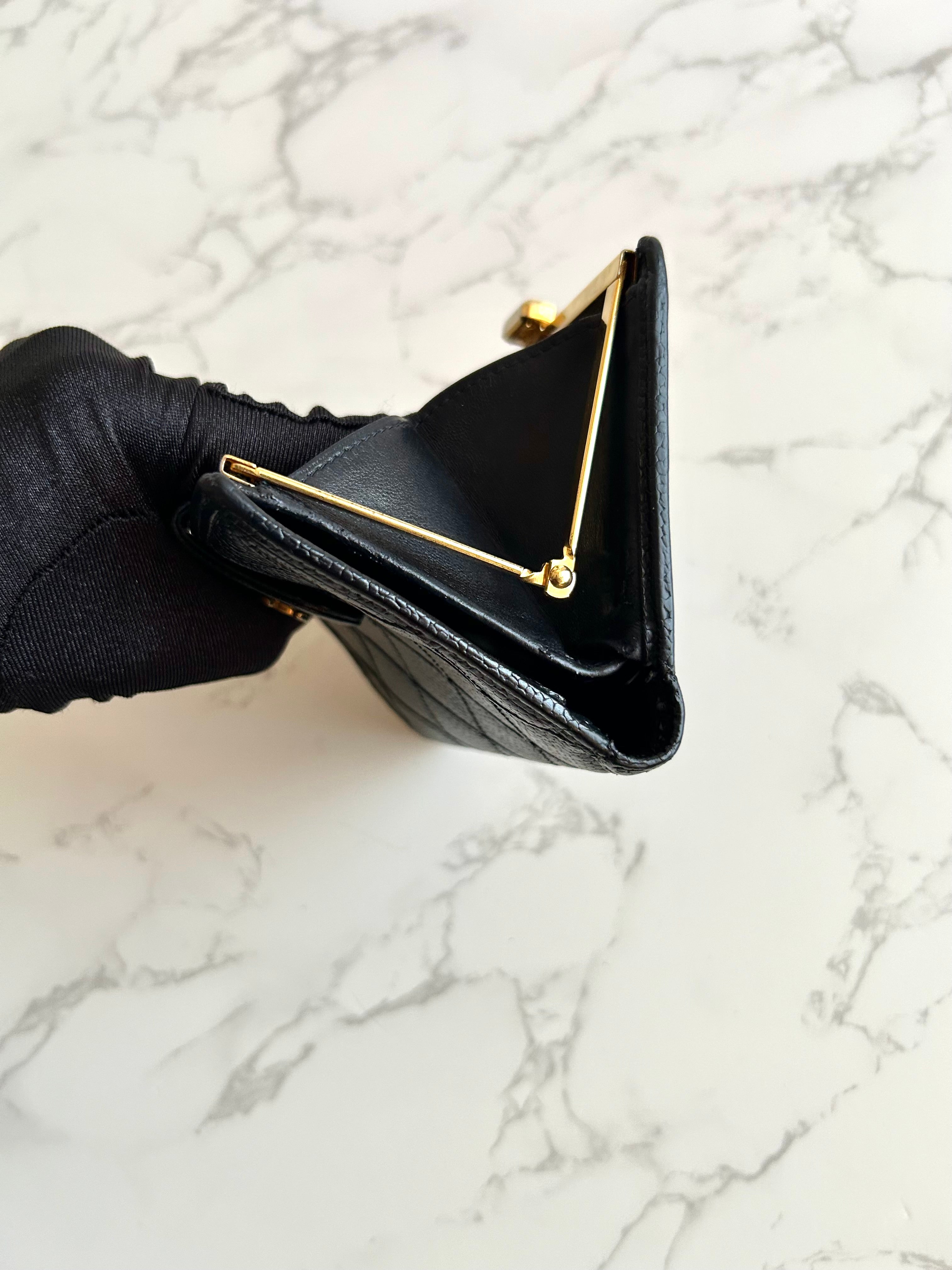 CHANEL rare gold buckle black caviar cowhide leather short wallet / wallet / purse