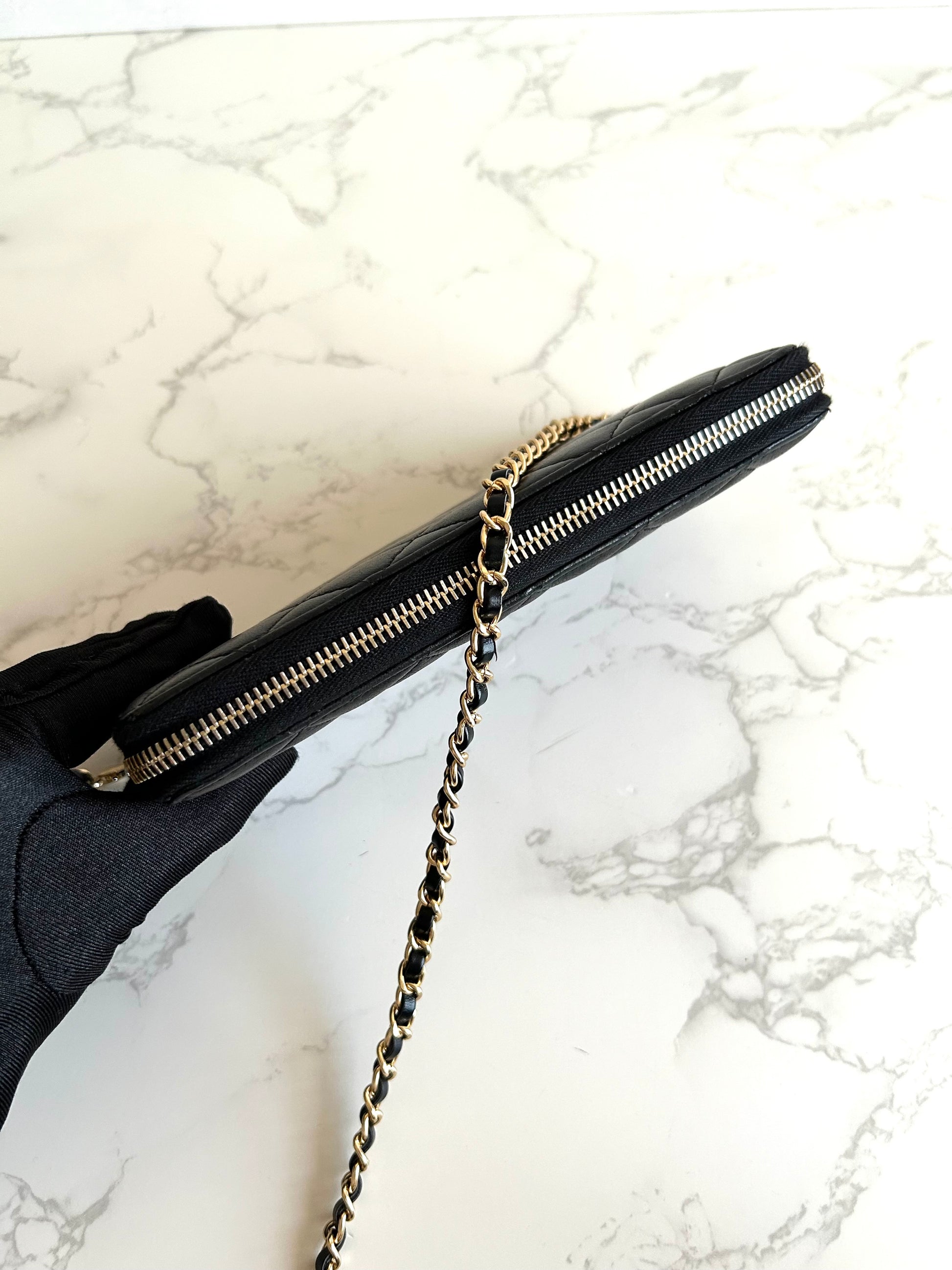 CHANEL Black Gold Buckle Lambskin WOC Side Bag/Messenger Bag/Long Wallet