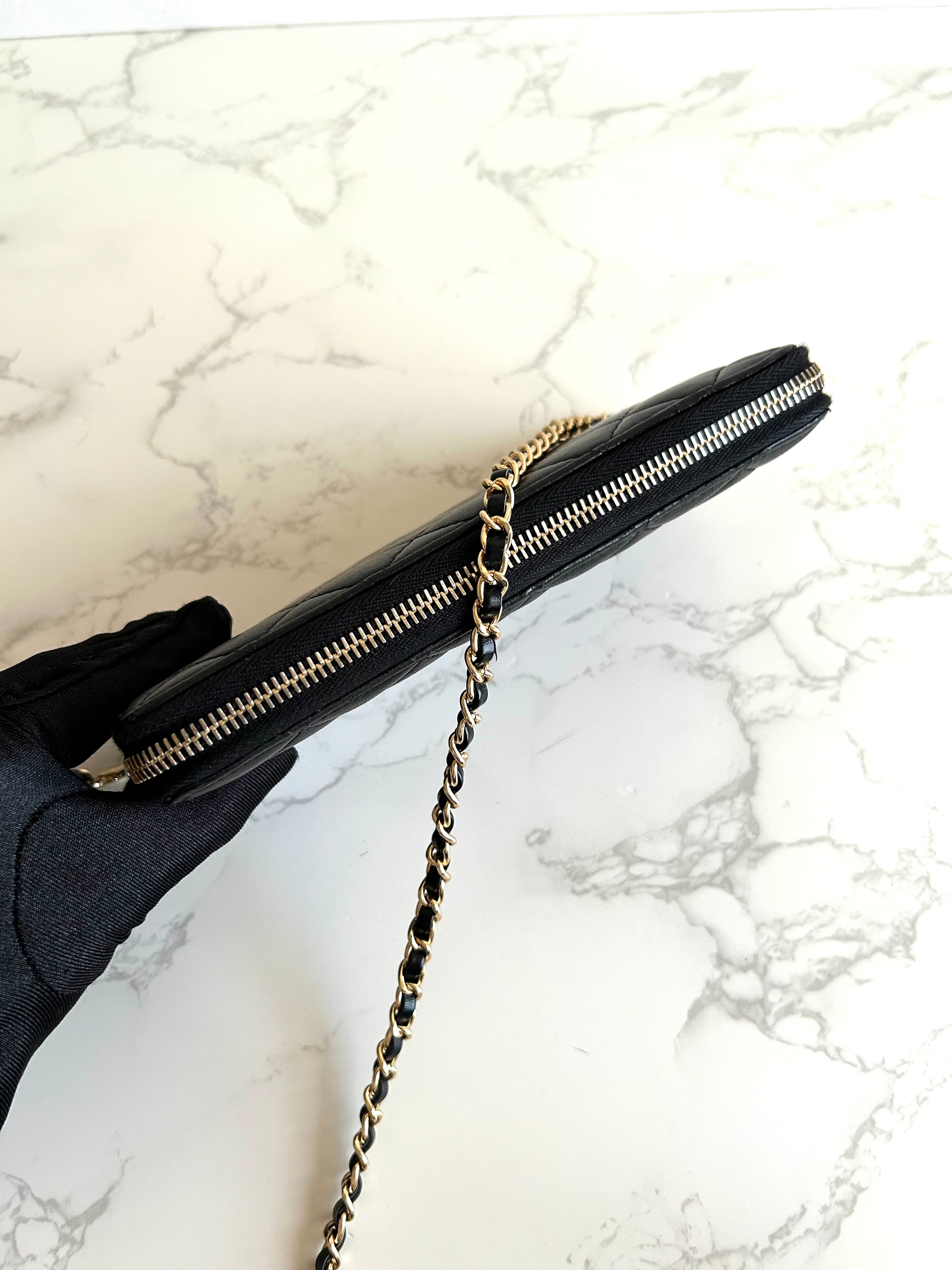 CHANEL Black Gold Buckle Lambskin WOC Side Bag/Messenger Bag/Long Wallet