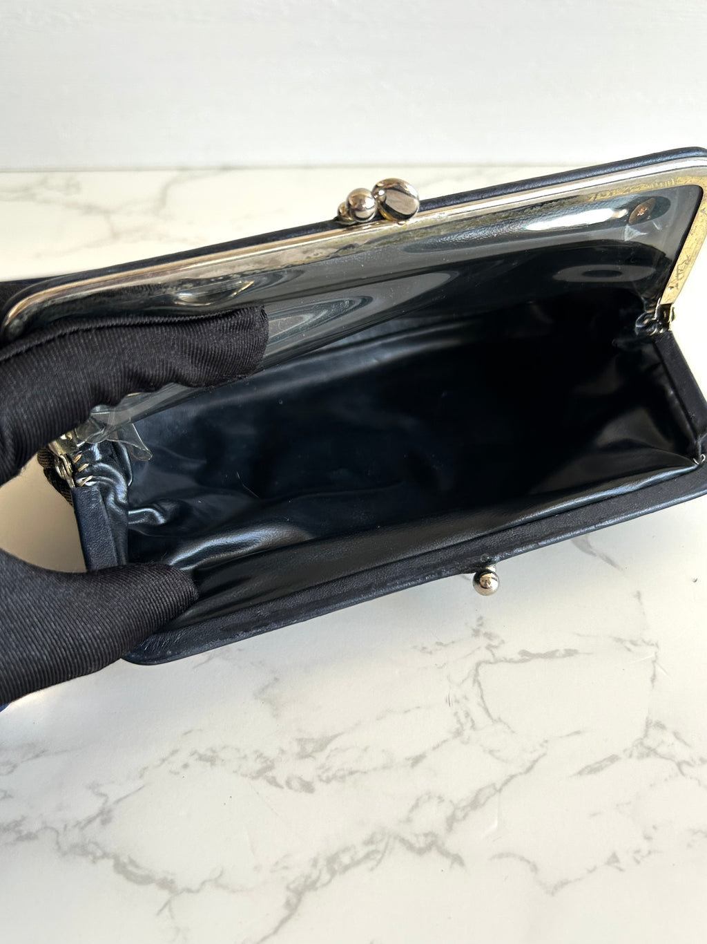 CHRISTIAN DIOR dark blue old flower mouth gold dumpling side bag / clutch bag / oblique bag