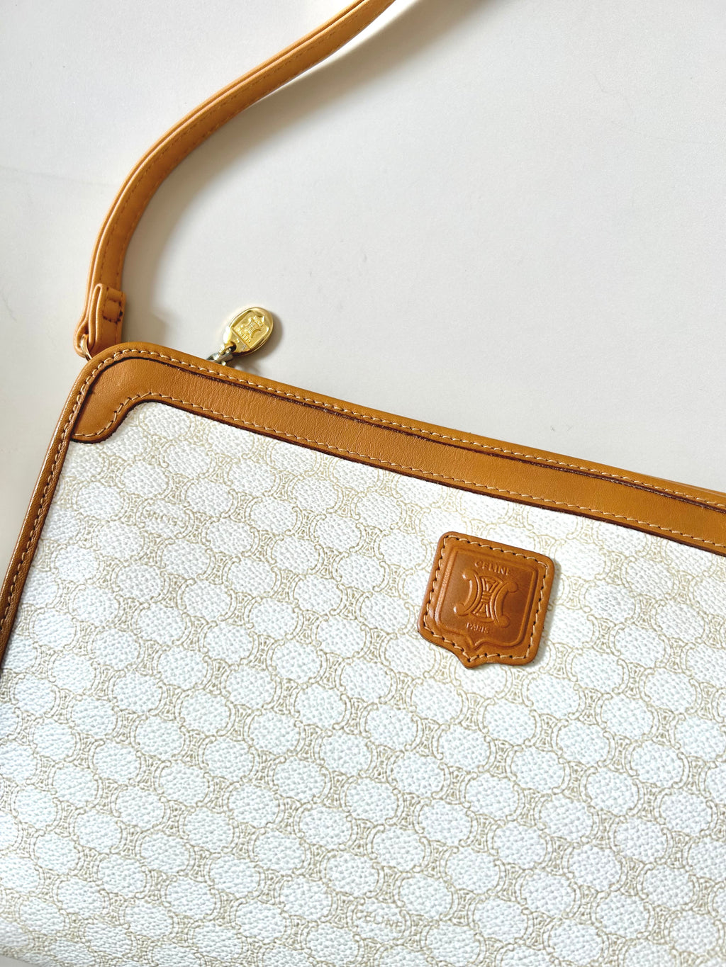 CELINE rare white old flower leather square small bag/clutch/side bag/crossbody bag