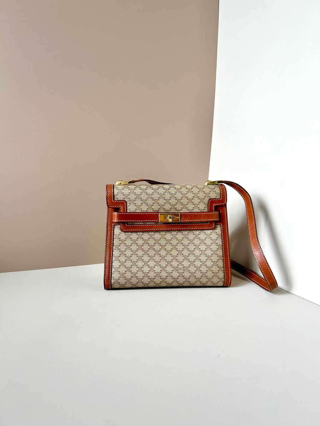 CELINE rare beige old flower Kelly box small bag/side bag/oblique bag