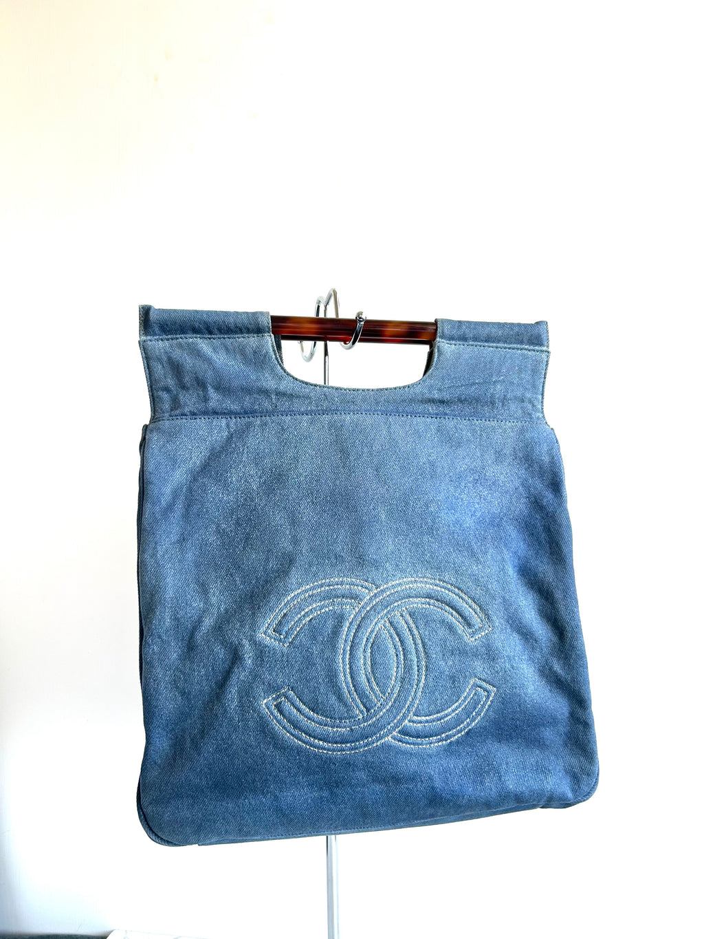 Rare CHANEL denim tortoise shell handle tote bag/handbag
