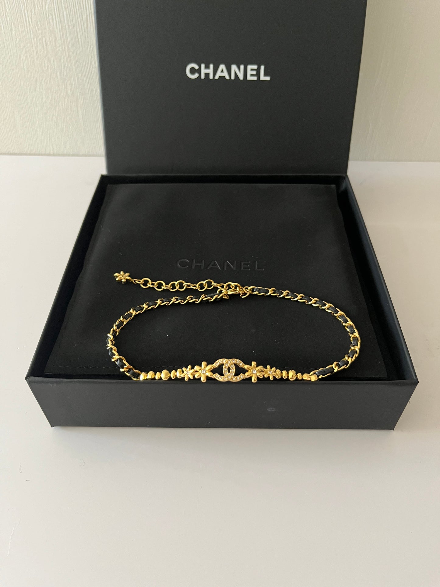 Chanel unused choker/necklace 香奈兒金色碎石黑色皮帶款