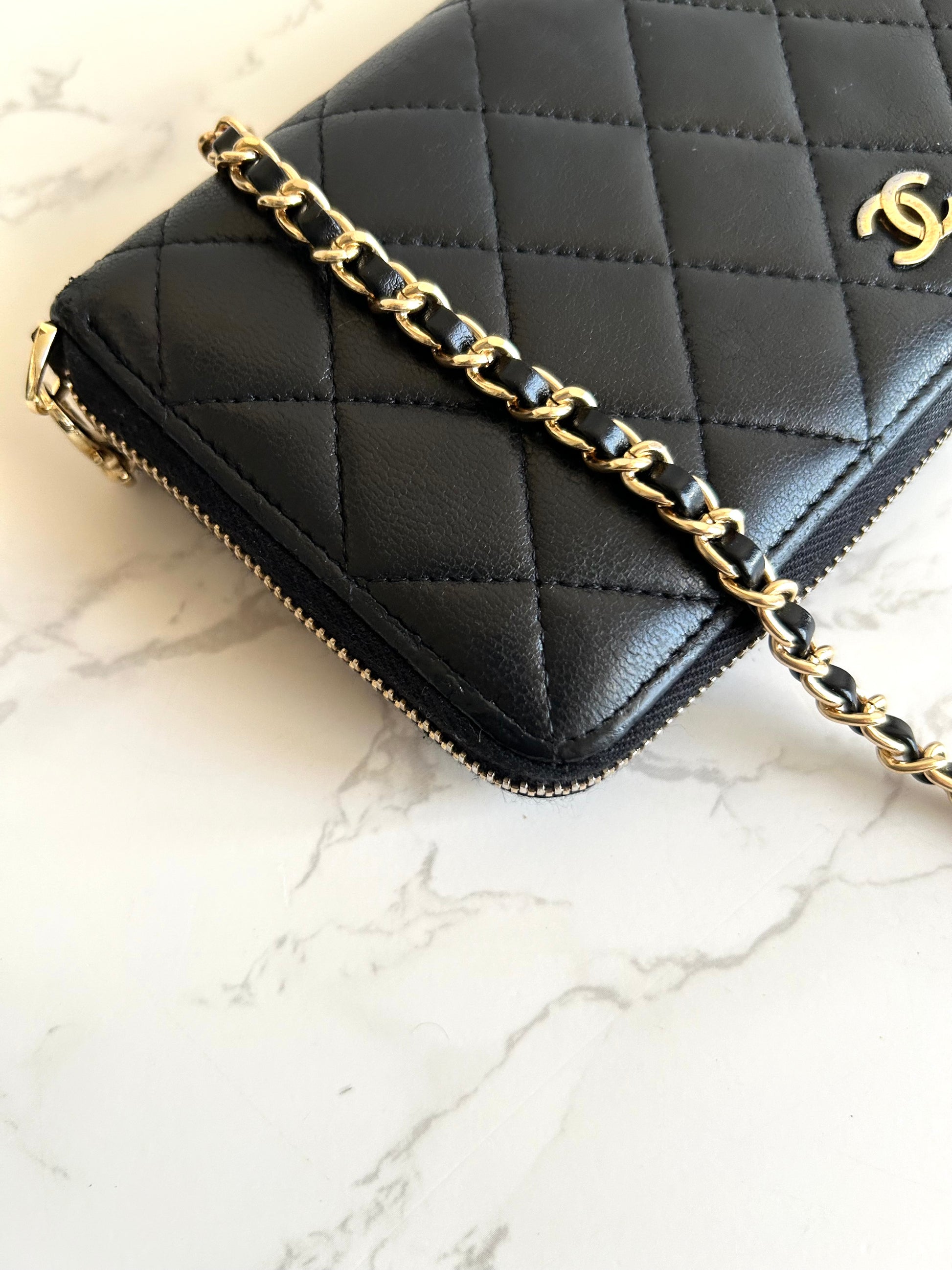 CHANEL Black Gold Buckle Lambskin WOC Side Bag/Messenger Bag/Long Wallet