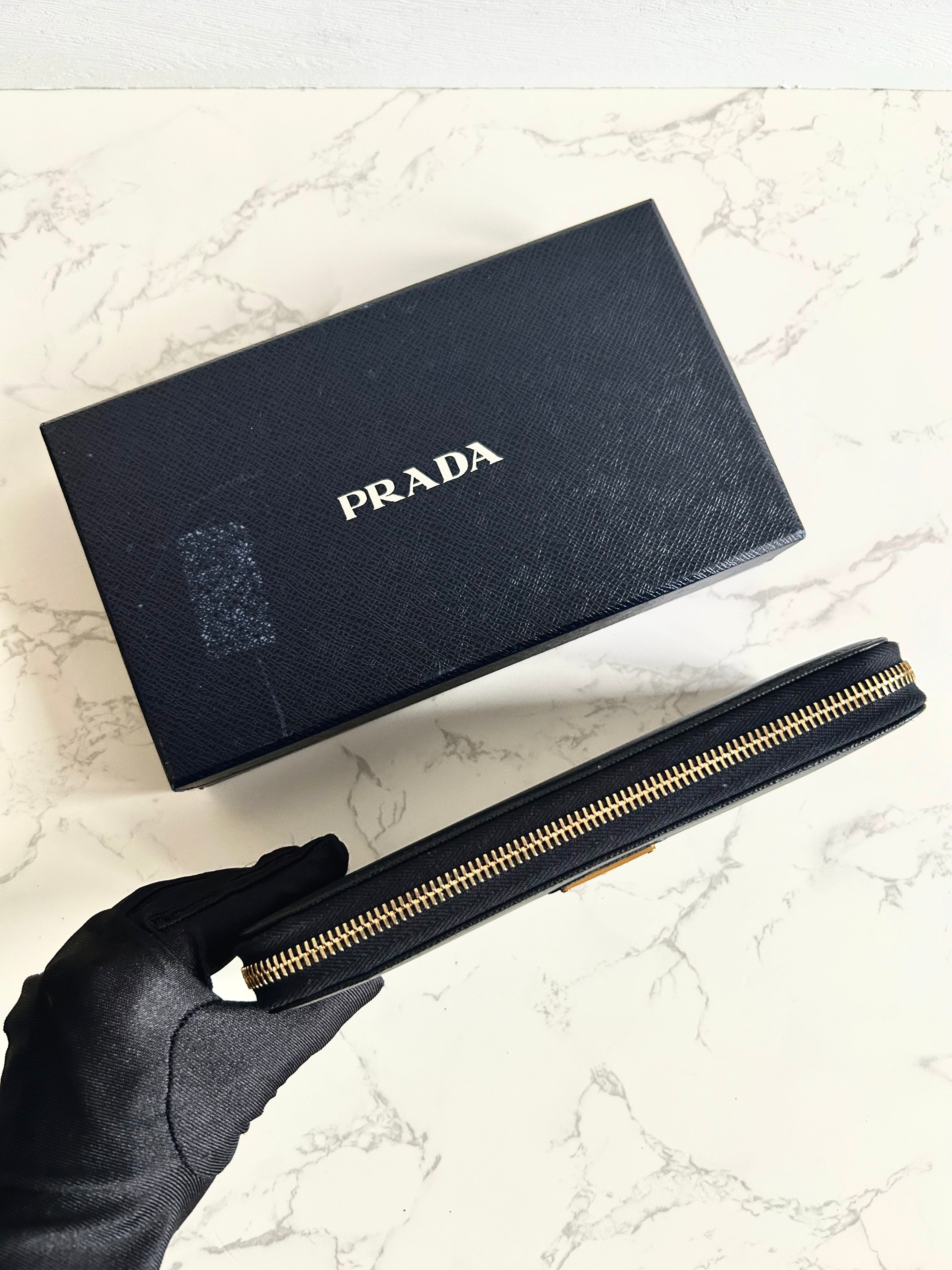 PRADA black gold triangle cowhide leather zipper long wallet/wallet/purse