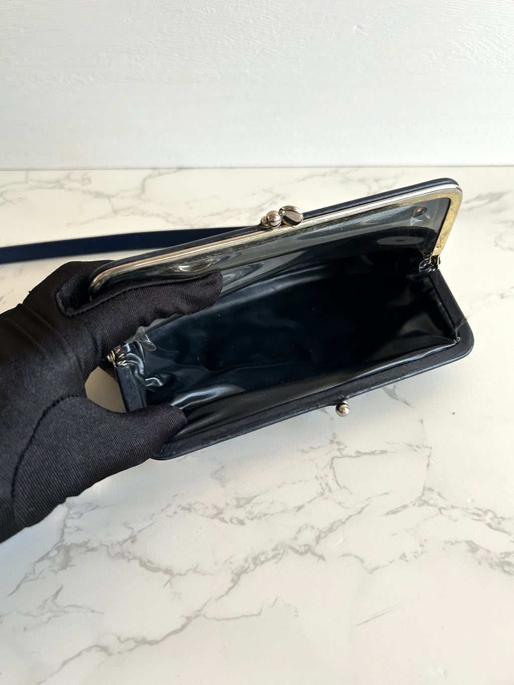 CHRISTIAN DIOR dark blue old flower mouth gold dumpling side bag / clutch bag / oblique bag