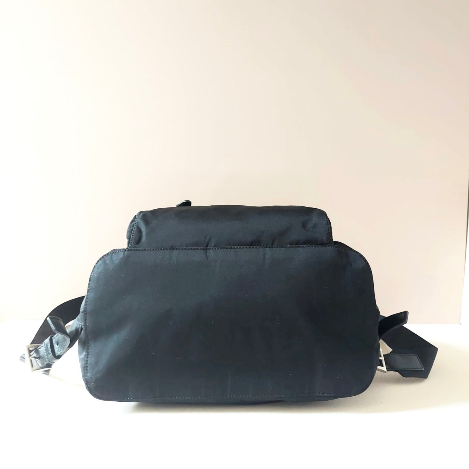 PRADA black silver triangle classic nylon men's and women's backpack/backpack