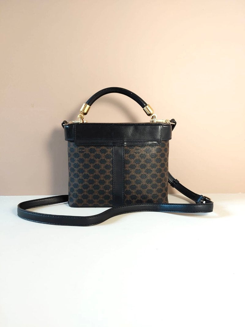 CELINE rare black old flower gold Arc de Triomphe Vanity box / side bag / oblique bag