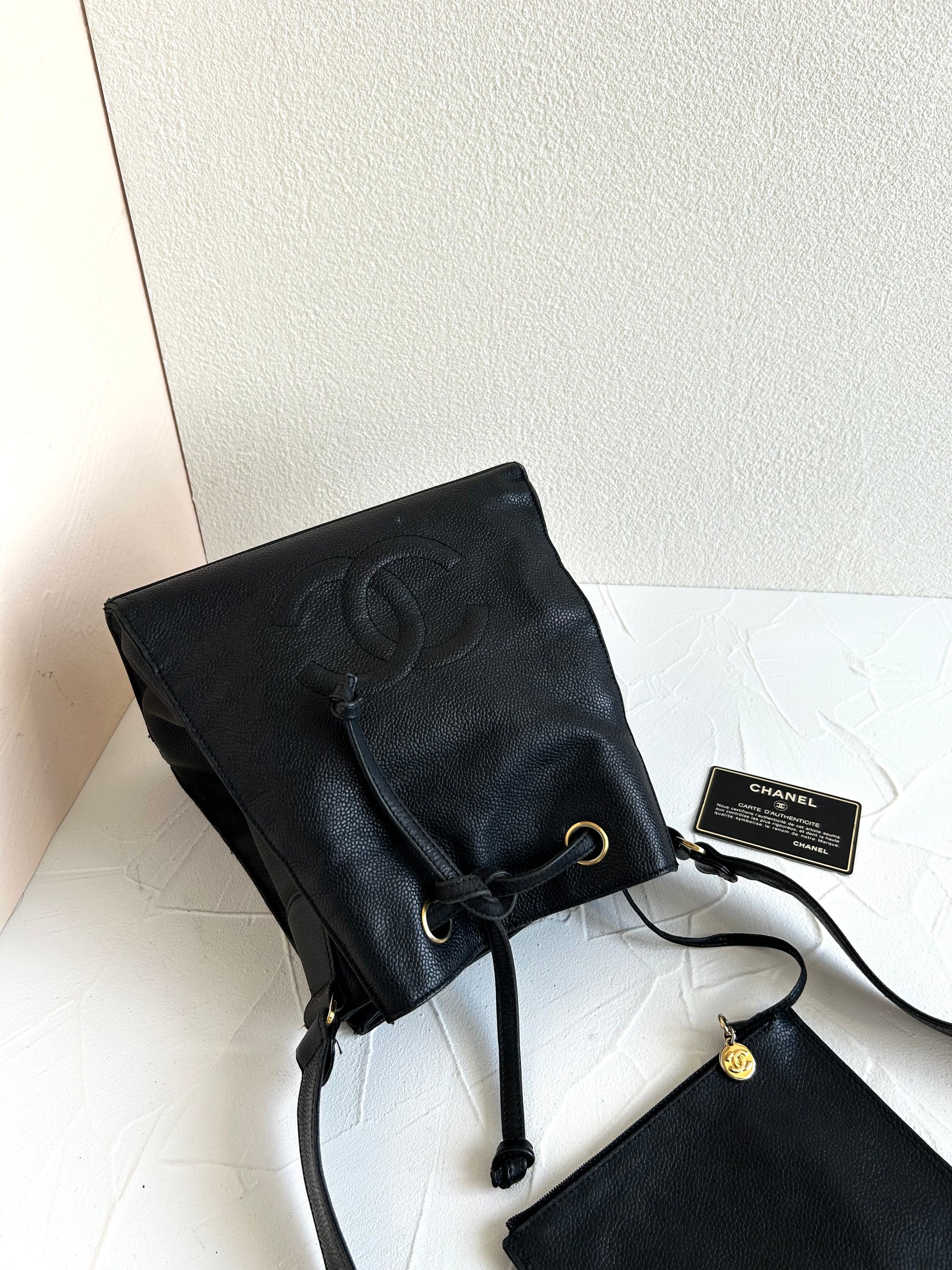 中古二手Chanel黑色魚子醬皮革水桶包/側背包/斜背包