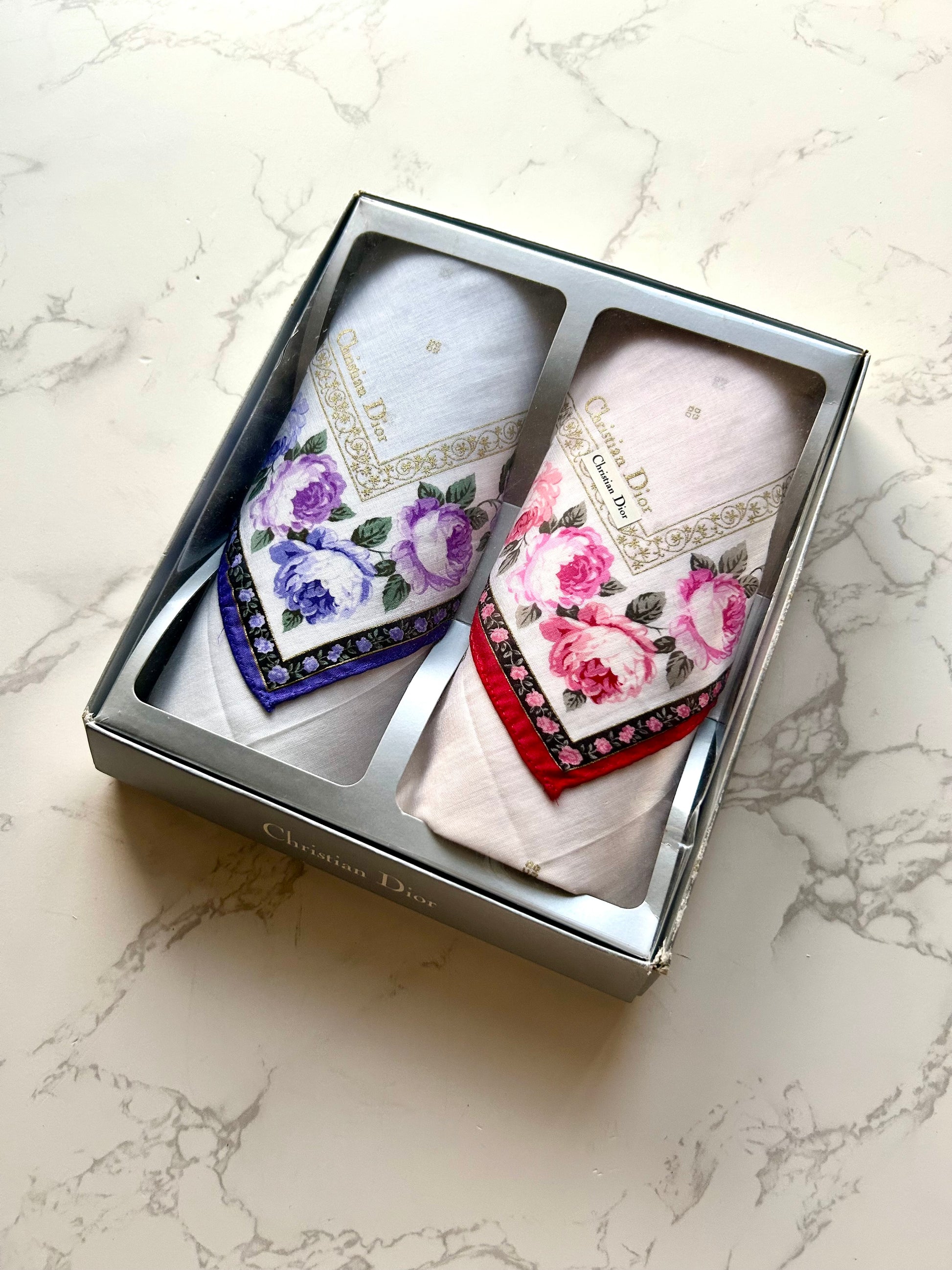 DIOR 未使用保存品•鮮花花紋絲巾禮盒 - 一套2條· 新春禮品