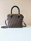 FENDI Zucchino coffee with black old flower gold buckle shell dual-purpose bag/side bag/oblique bag
