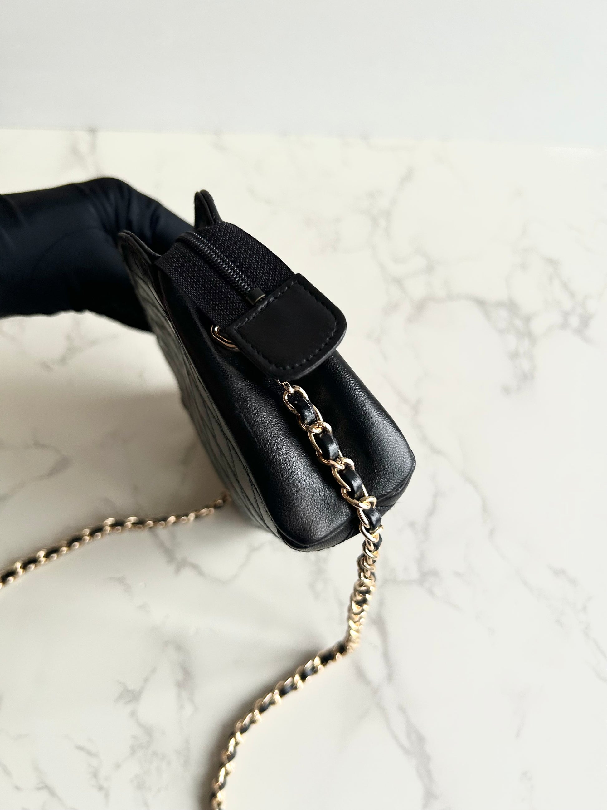 Chanel 黑色小羊皮革Matelassé斜背包/單肩包/側背包