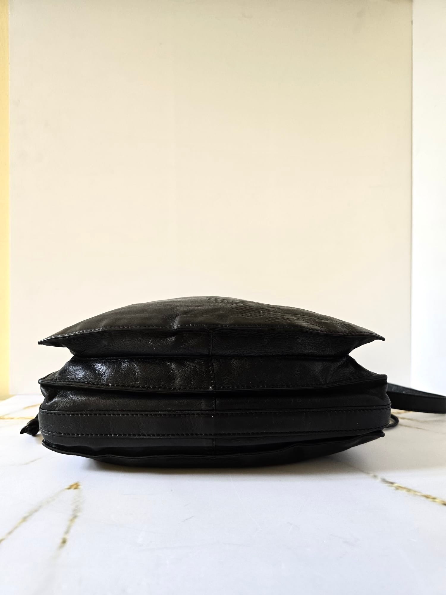 Loewe 黑金色Anagram納帕皮革水桶包 側背包 斜背包