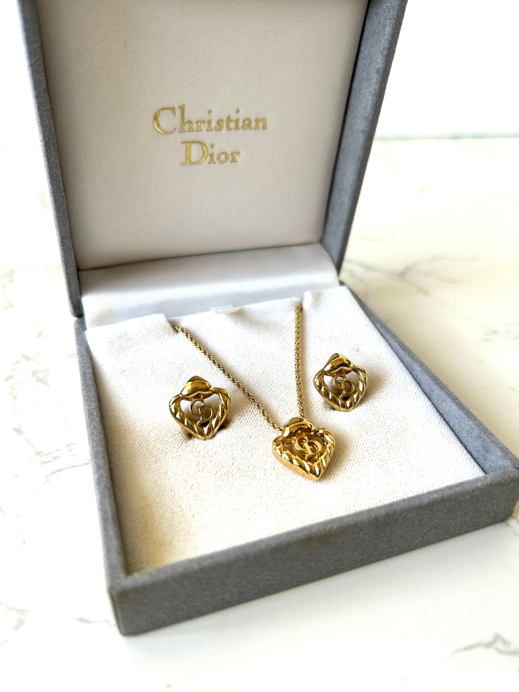 CHRISTIAN DIOR Comes in original box - Gold spiral heart necklace + earrings jewelry set