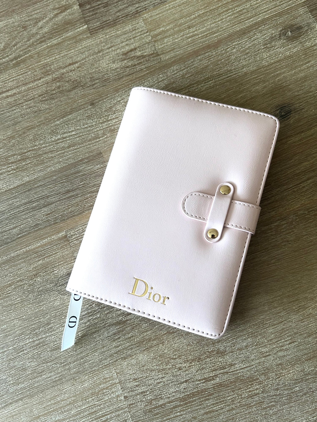 女神節滿額 HKD$3888贈品 - CHRISTIAN DIOR 粉紅便攜筆記簿