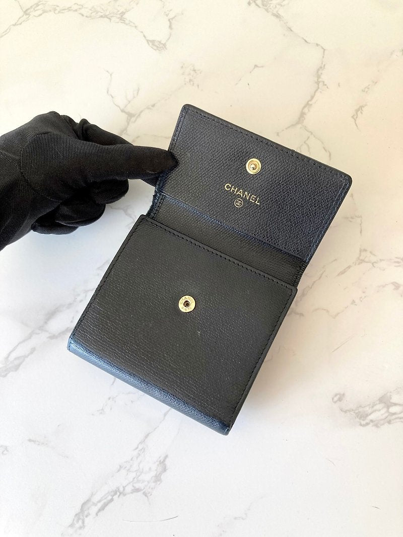 CHANEL Rare Black Cowhide Leather Gold Coin Short Wallet / Small Wallet - Japanese Second-hand Vintage