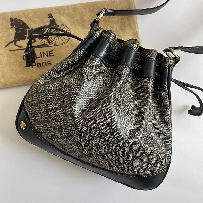 CELINE rare black old flower gold Arc de Triomphe leather shoulder drawstring bucket bag / side backpack