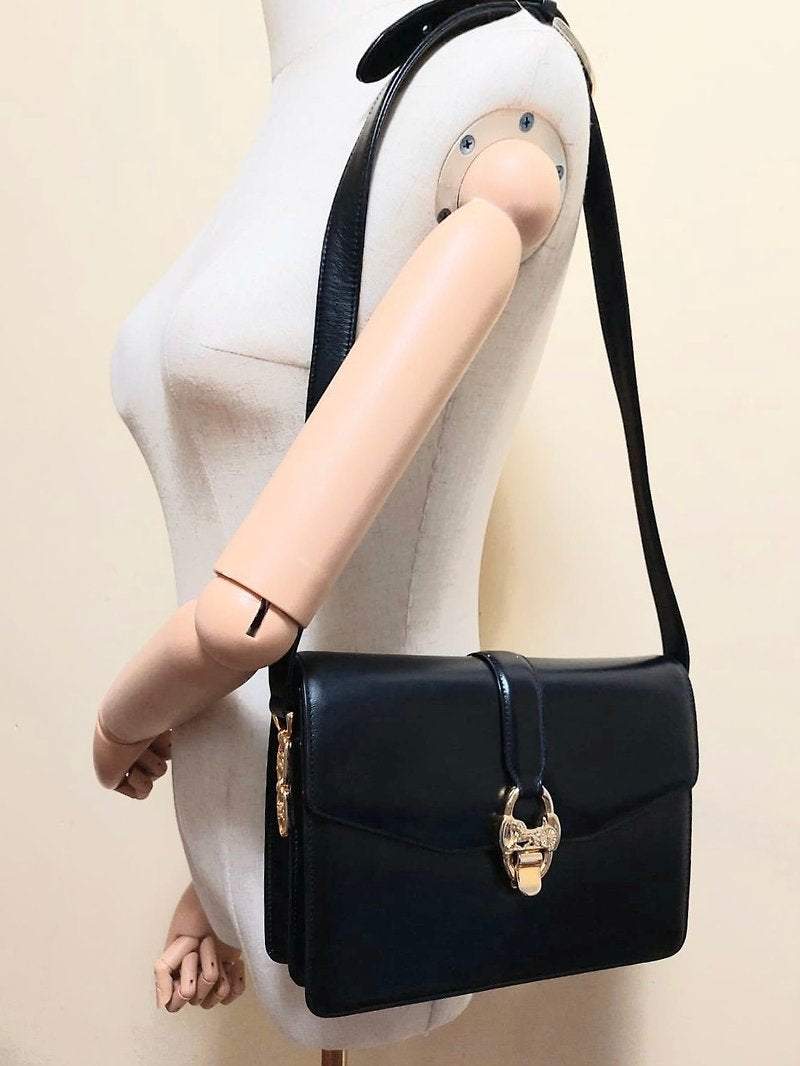 CELINE rare carriage hexagonal gold buckle black leather side bag / oblique bag - Japanese second-hand Vintage