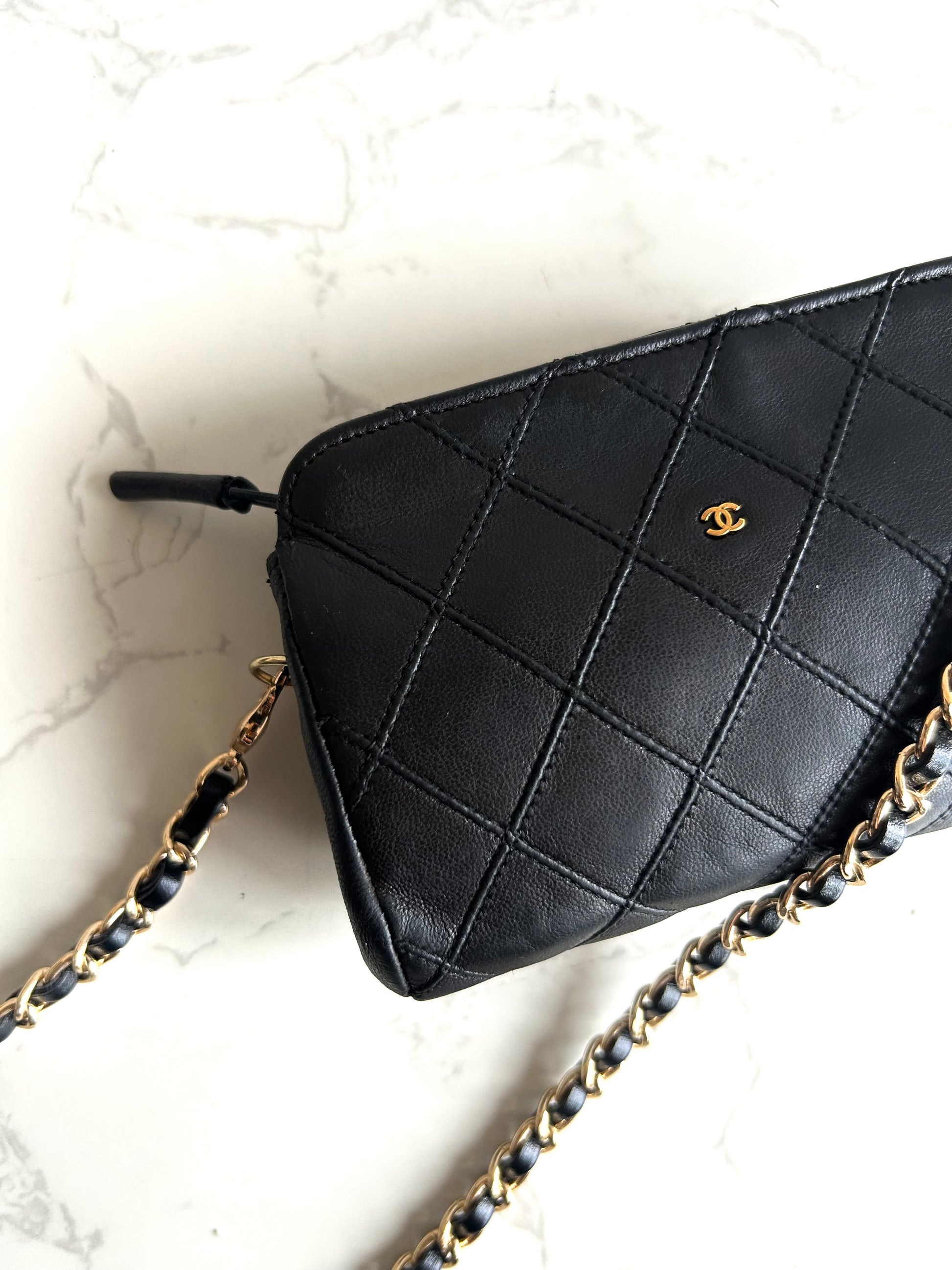 中古 Chanel黑金色小羊皮革斜背包  側背包