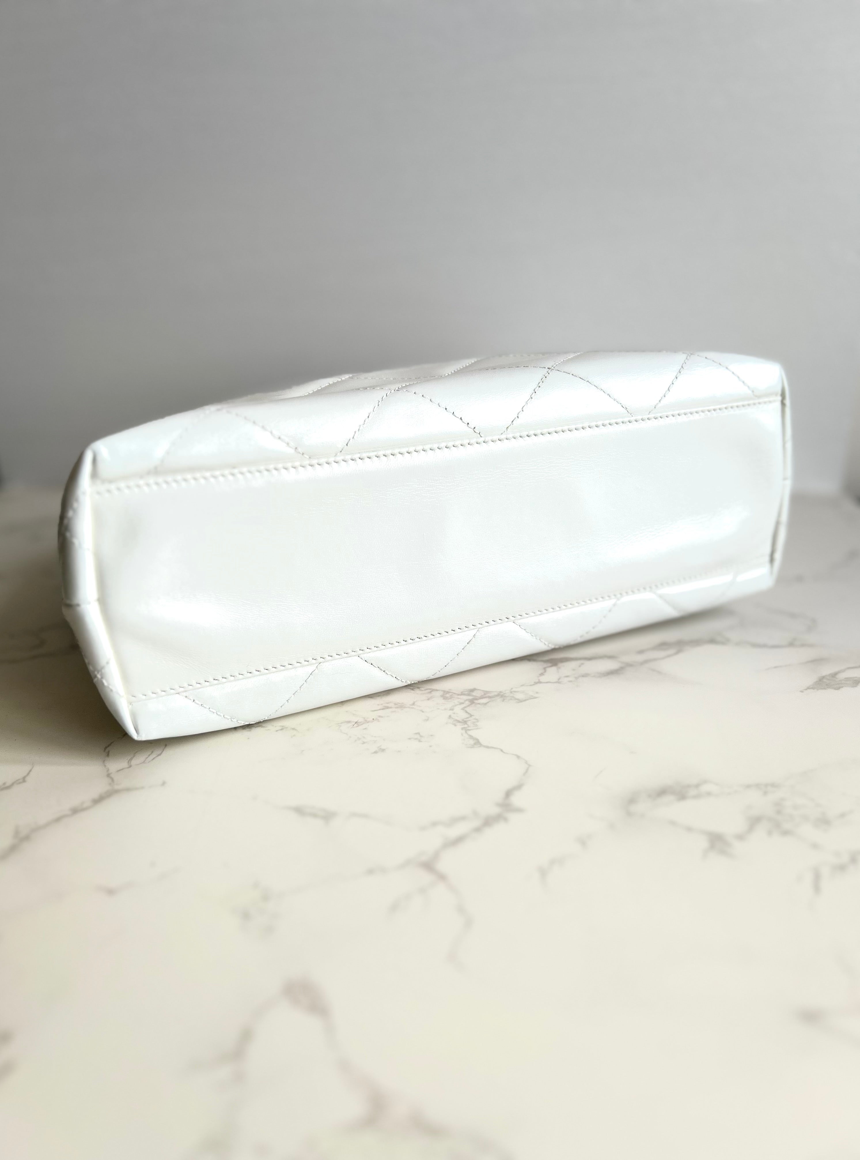 CHANEL rare white wood handle leather small tote bag / handbag