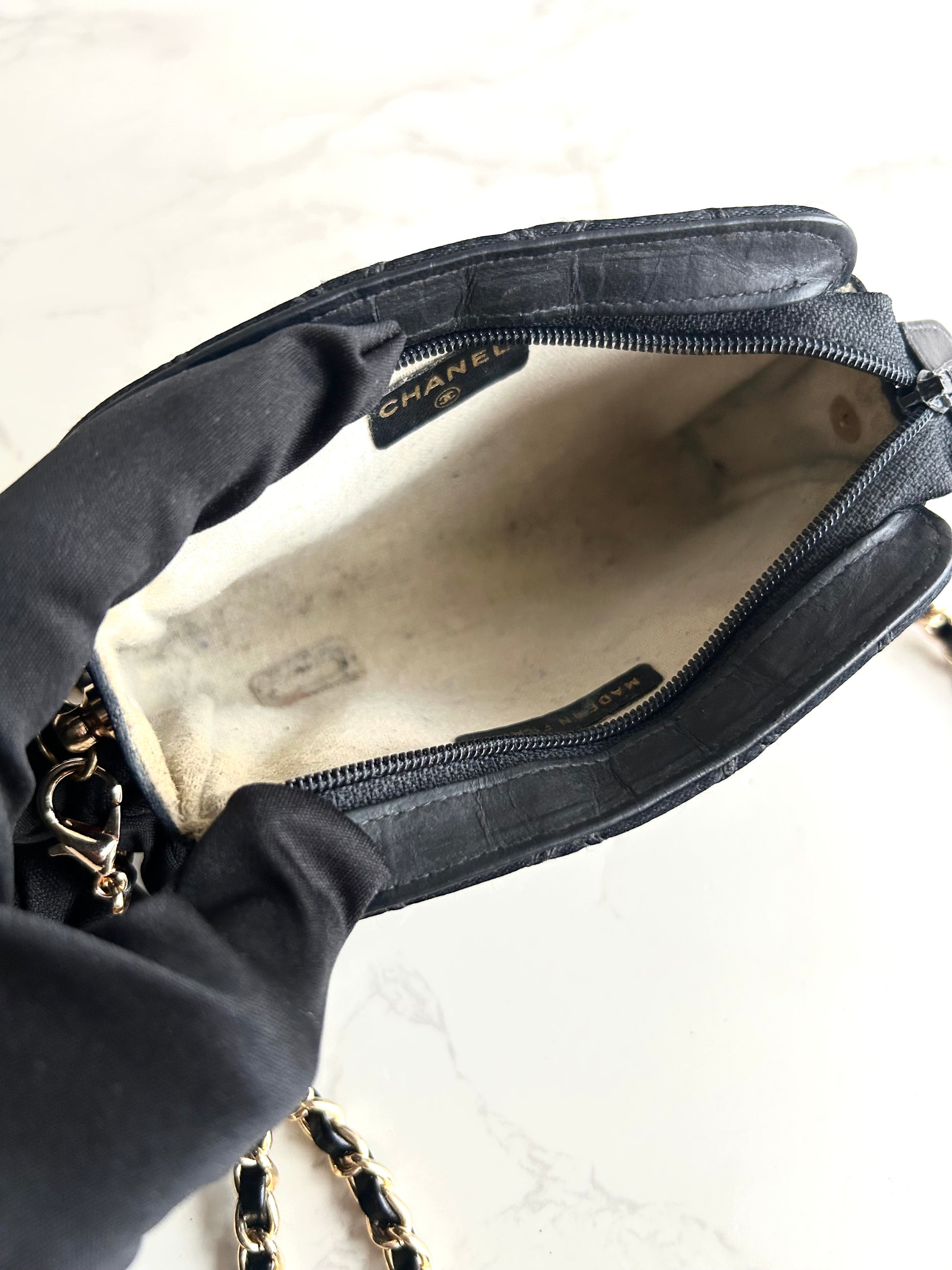 稀有Chanel 黑金色水鑽絲絹包/側背包/斜背包