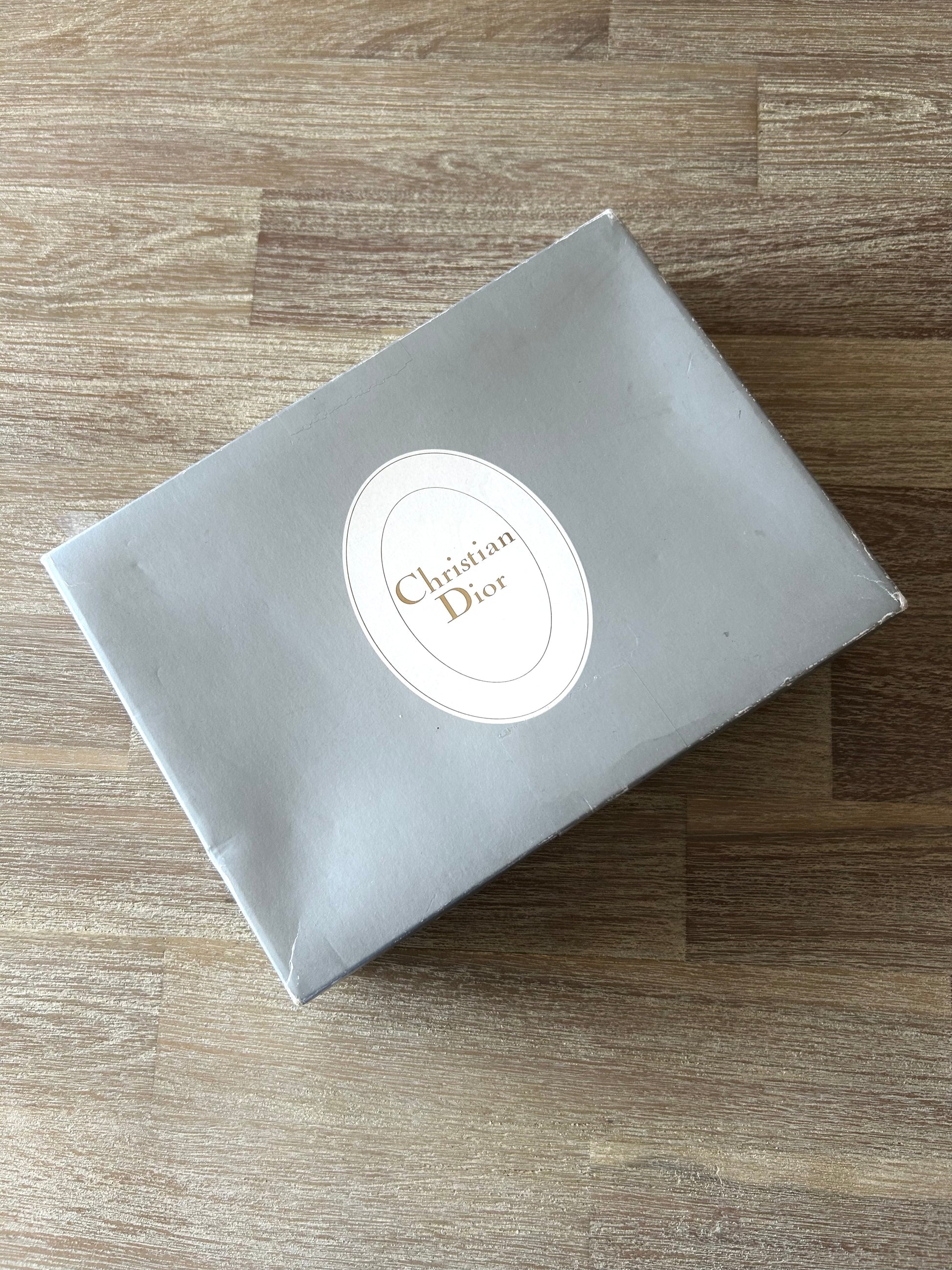 女神節滿額 HKD$3888贈品 - CHRISTIAN DIOR經典毛巾禮盒