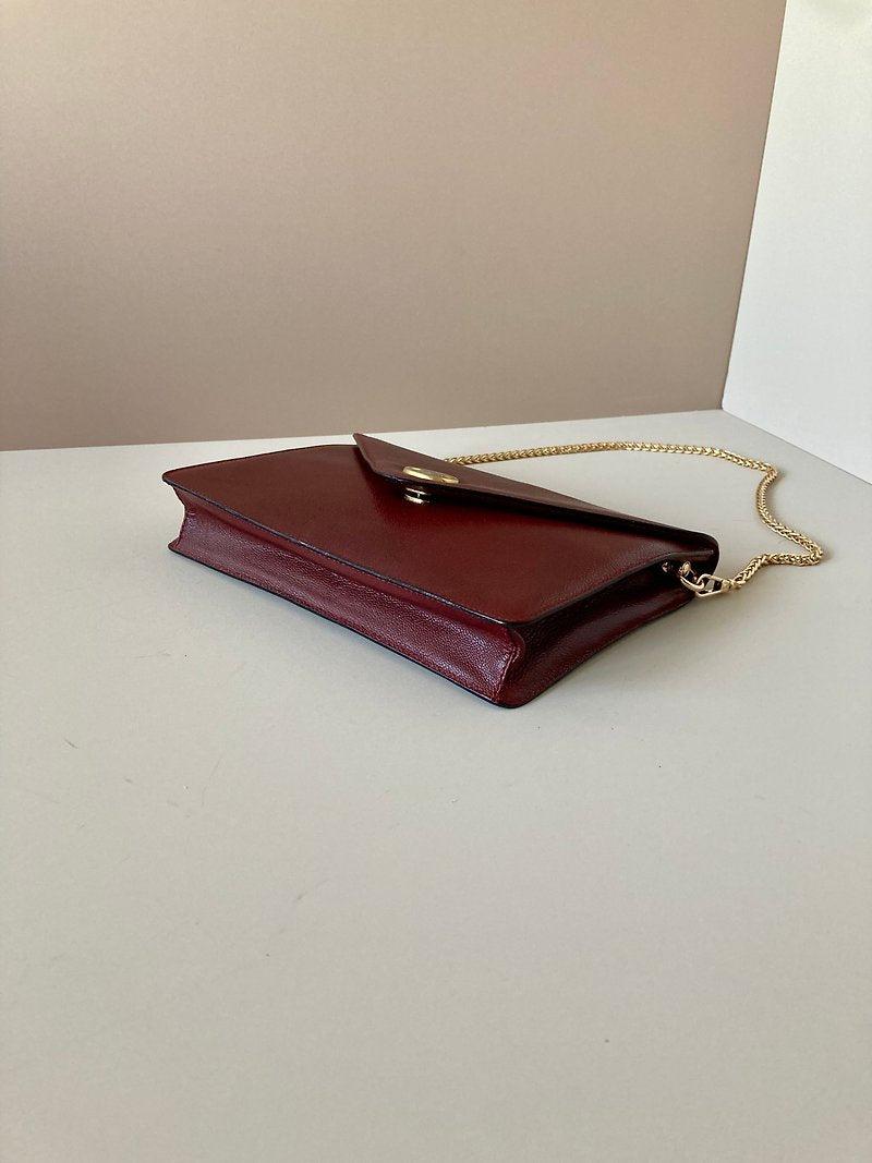 CELINE rare wine red Arc de Triomphe gold buckle envelope small bag/side backpack/underarm bag