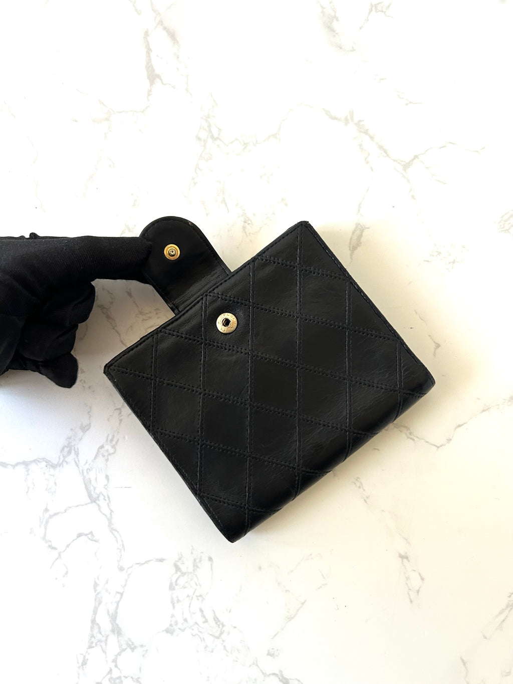 CHANEL 稀有雙面黑色小羊皮革金標短夾/錢包