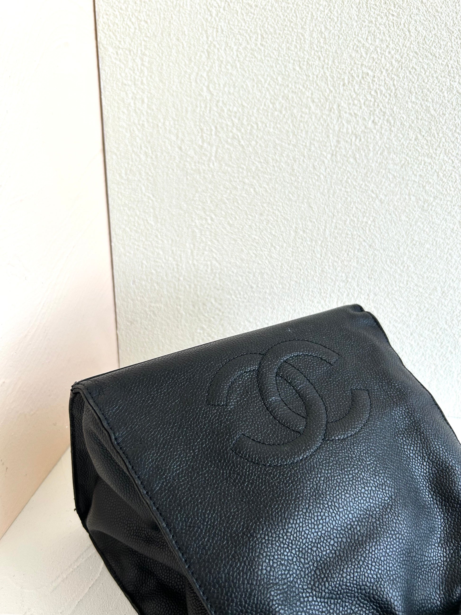 中古二手Chanel黑色魚子醬皮革水桶包/側背包/斜背包