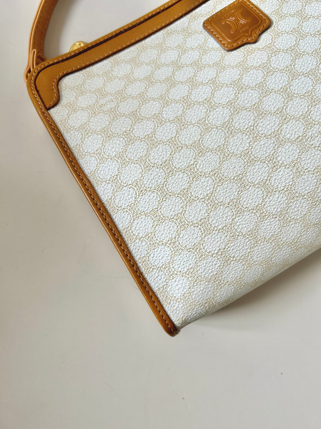 CELINE rare white old flower leather square small bag/clutch/side bag/crossbody bag