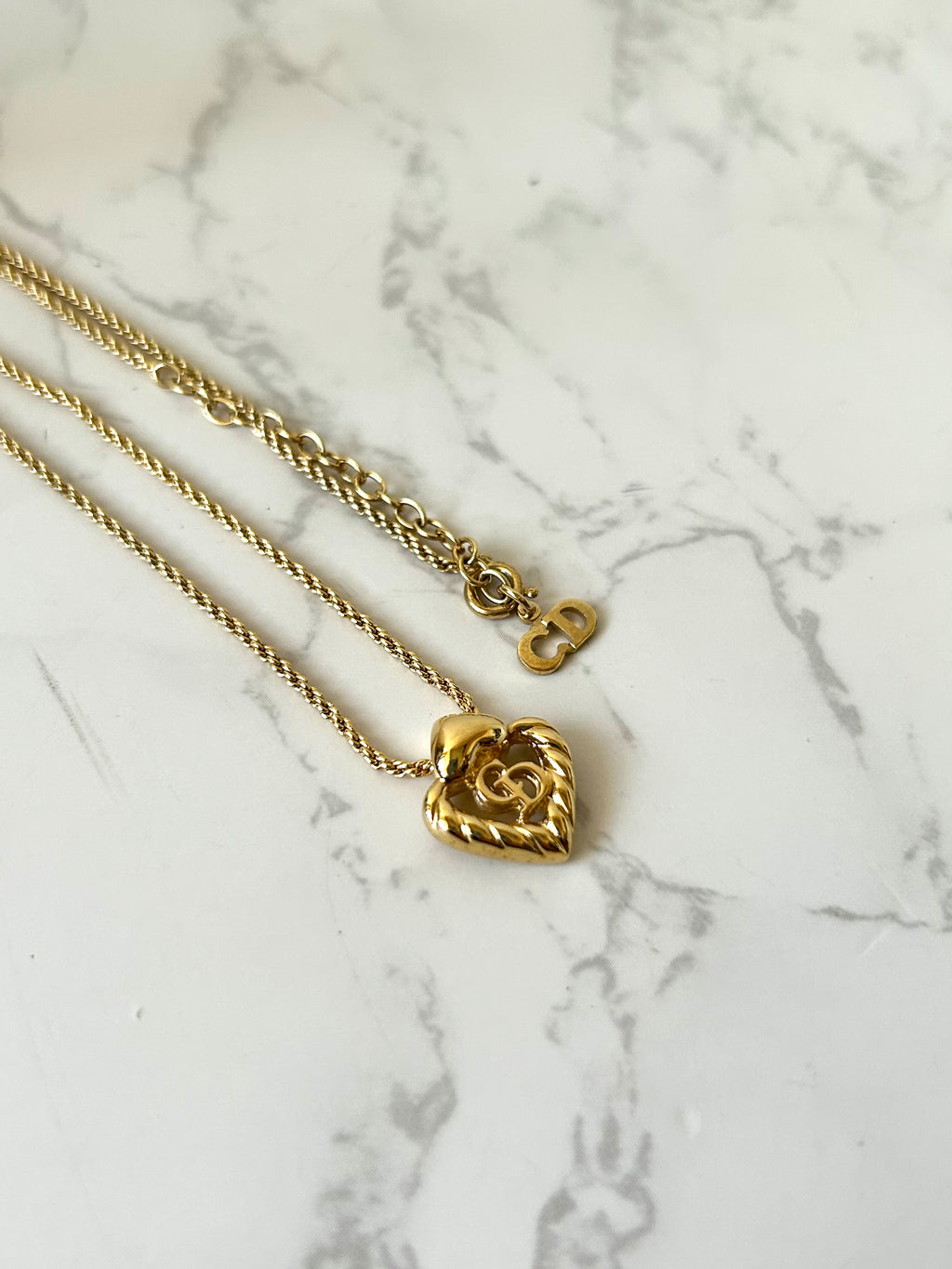 CHRISTIAN DIOR Comes in original box - Gold spiral heart necklace + earrings jewelry set