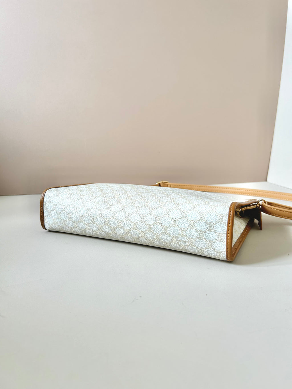 CELINE rare white old flower leather square small bag/clutch/side bag/crossbody bag