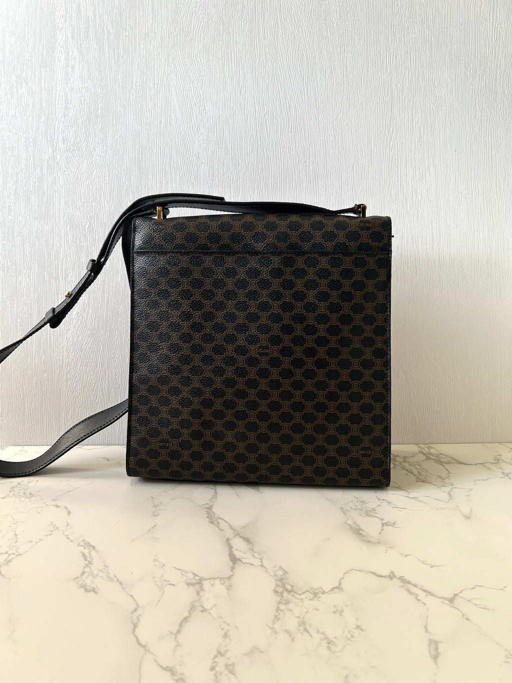 CELINE rare black old flower gold rotating buckle leather Kelly side bag / oblique bag